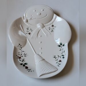 Pfaltzgraff Snowman Plate with Festive Accents